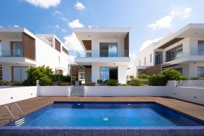 4 BR Beachfront Villa in Kissonerga, Paphos thumbnail 4