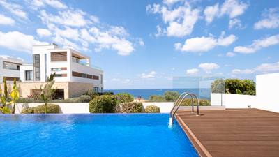 4 BR Beachfront Villa in Kissonerga, Paphos thumbnail 5