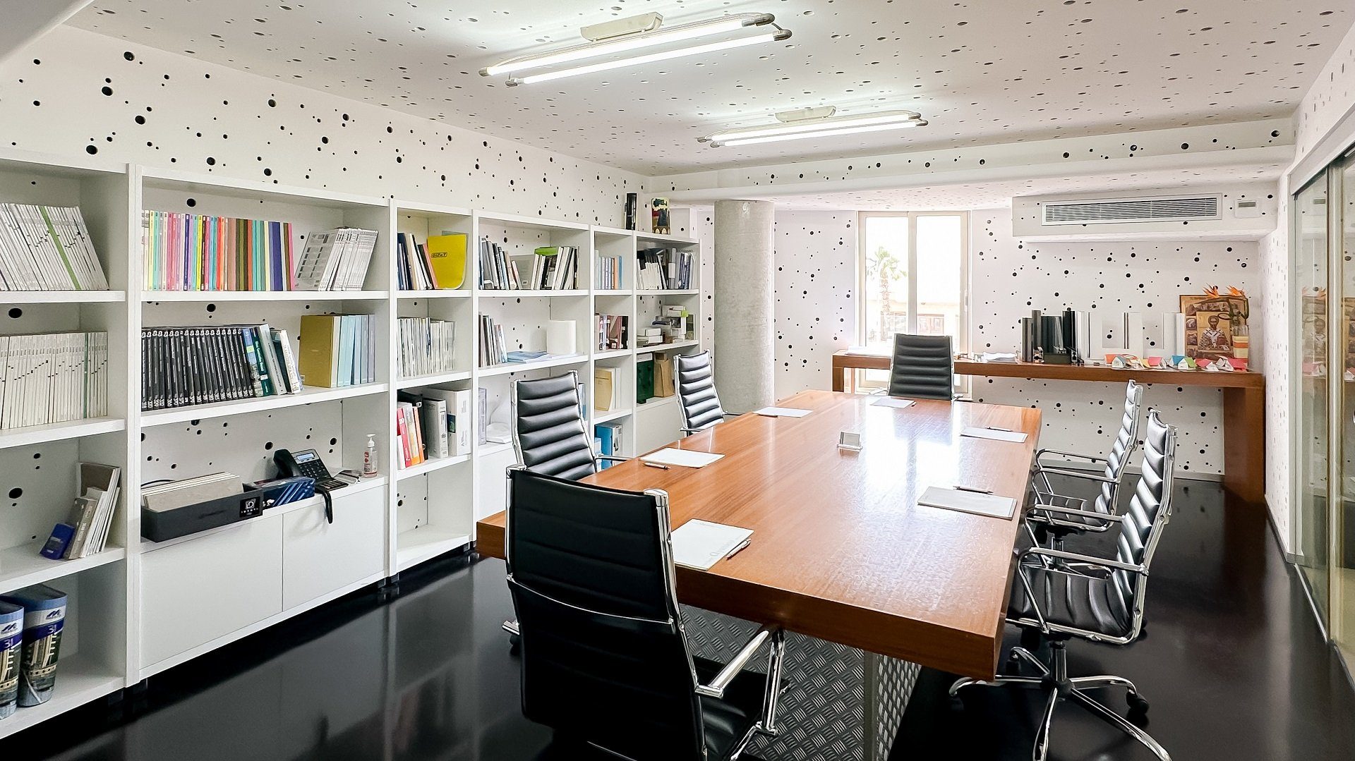 Office for sale in Aradippou, Larnaca photo 3