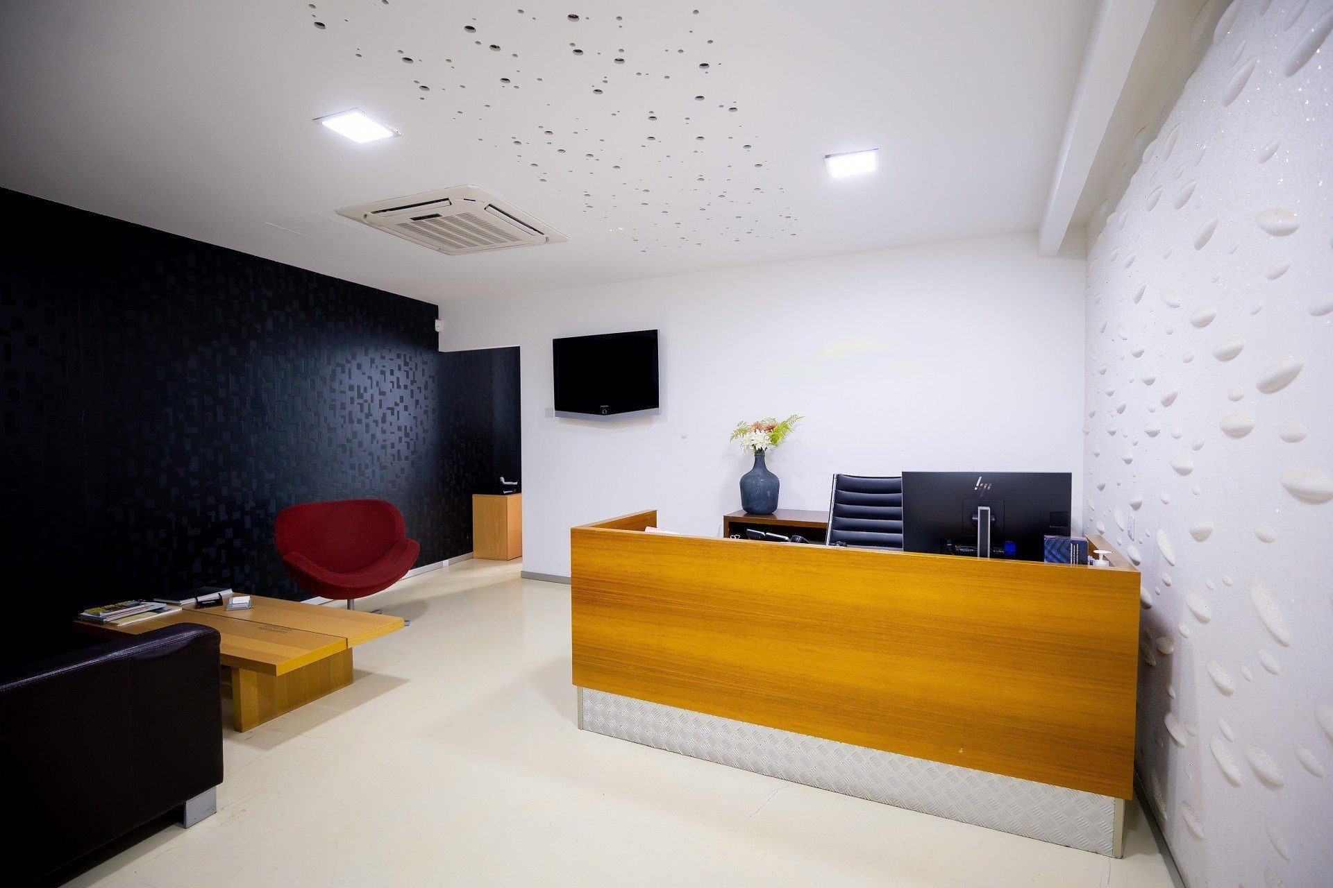 Office for sale in Aradippou, Larnaca photo 1