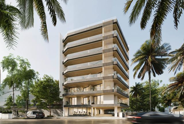 2 BR Apartment in Finikoudes, Larnaca
