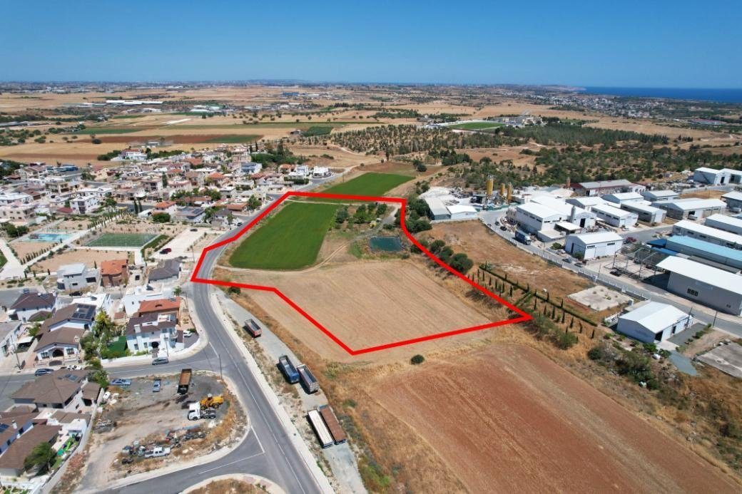 Shared field in Xylotymvou, Larnaka photo 2