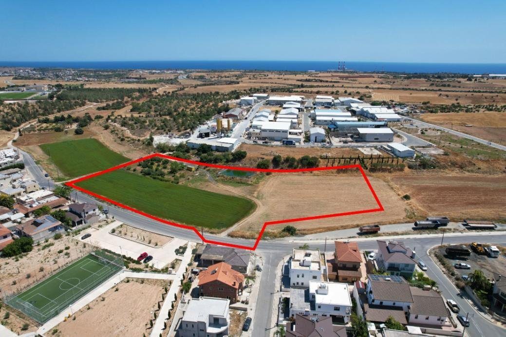 Shared field in Xylotymvou, Larnaka photo 1