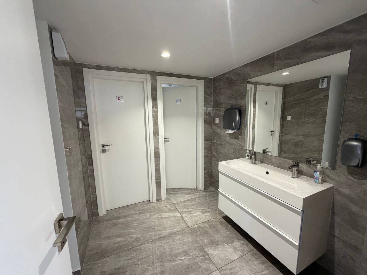 Whole Floor Office in Neapolis, Limassol photo 11