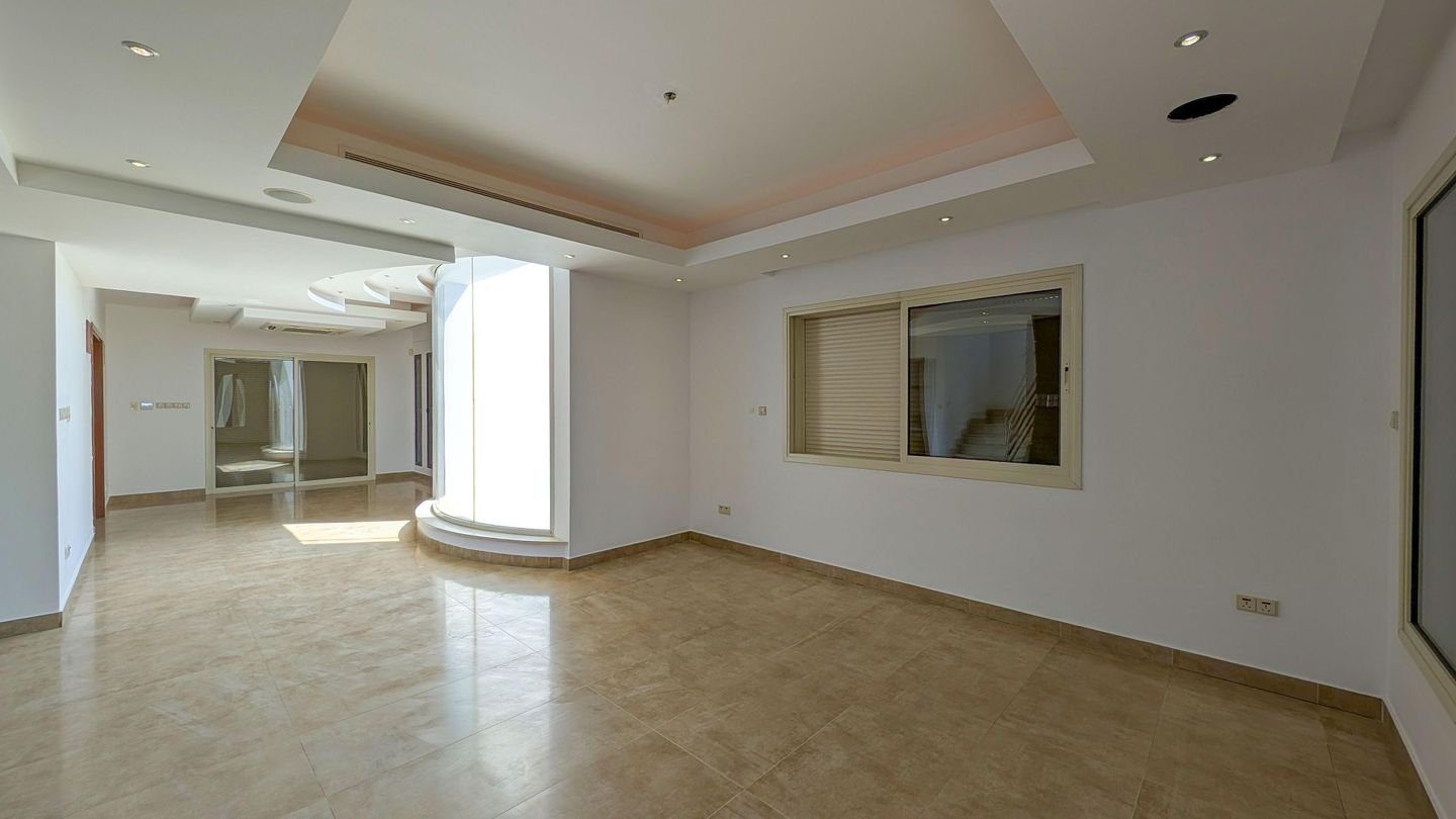 Elegant 4-Bedroom Home with Basement & Pool in Agios Athanasios, Limassol photo 18