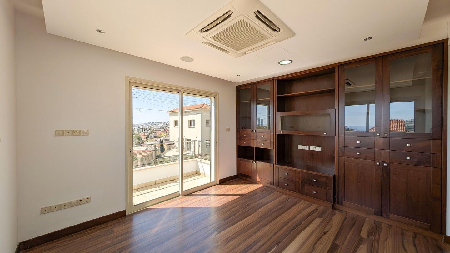 Elegant 4-Bedroom Home with Basement & Pool in Agios Athanasios, Limassol photo 34
