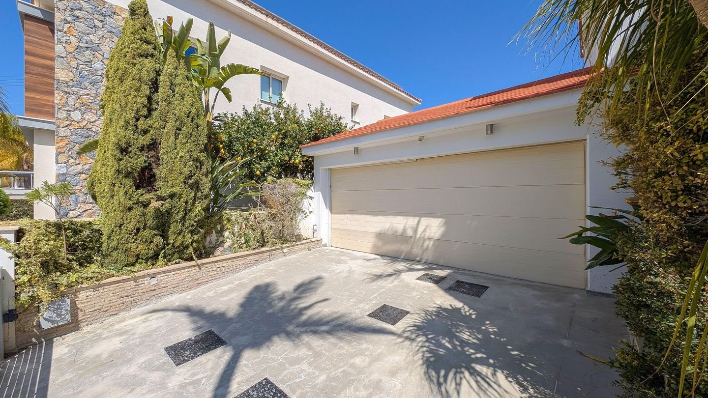 Elegant 4-Bedroom Home with Basement & Pool in Agios Athanasios, Limassol photo 62