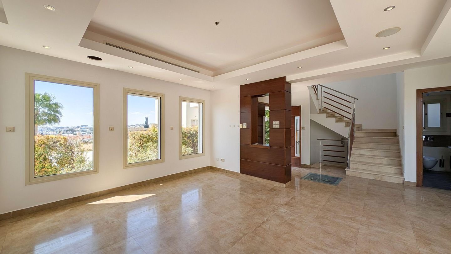 Elegant 4-Bedroom Home with Basement & Pool in Agios Athanasios, Limassol photo 11