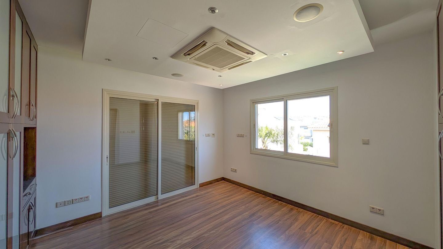 Elegant 4-Bedroom Home with Basement & Pool in Agios Athanasios, Limassol photo 23
