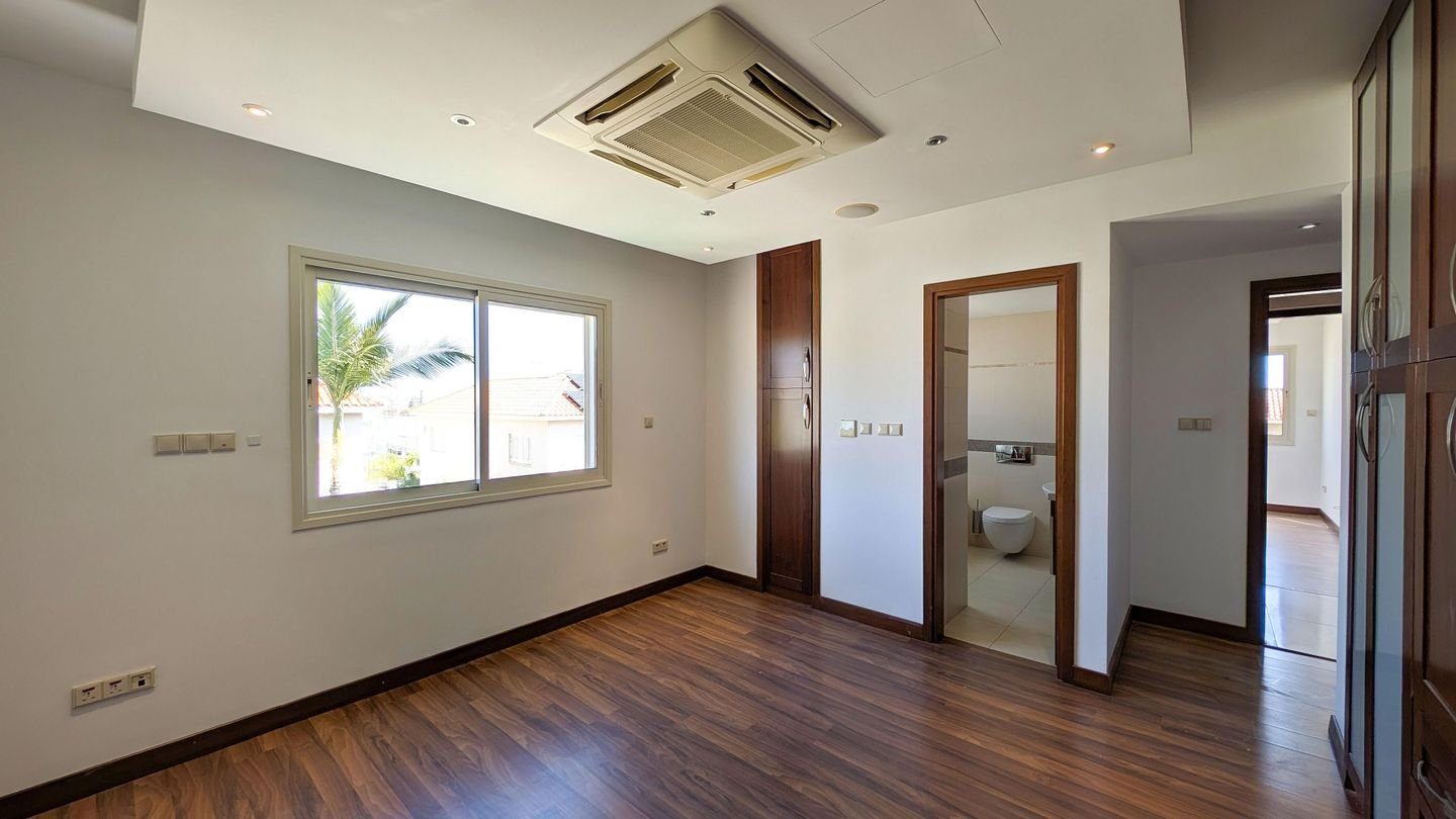 Elegant 4-Bedroom Home with Basement & Pool in Agios Athanasios, Limassol photo 28