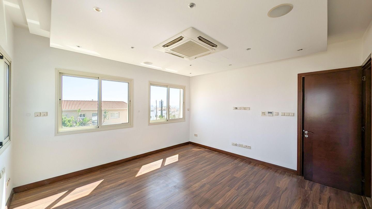 Elegant 4-Bedroom Home with Basement & Pool in Agios Athanasios, Limassol photo 24