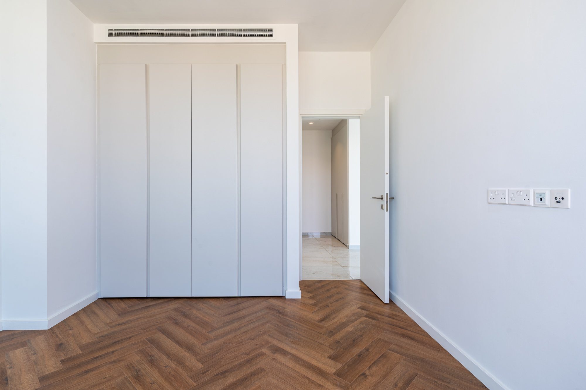 1 BR Apartment in Agios Tychonas, Limassol photo 8