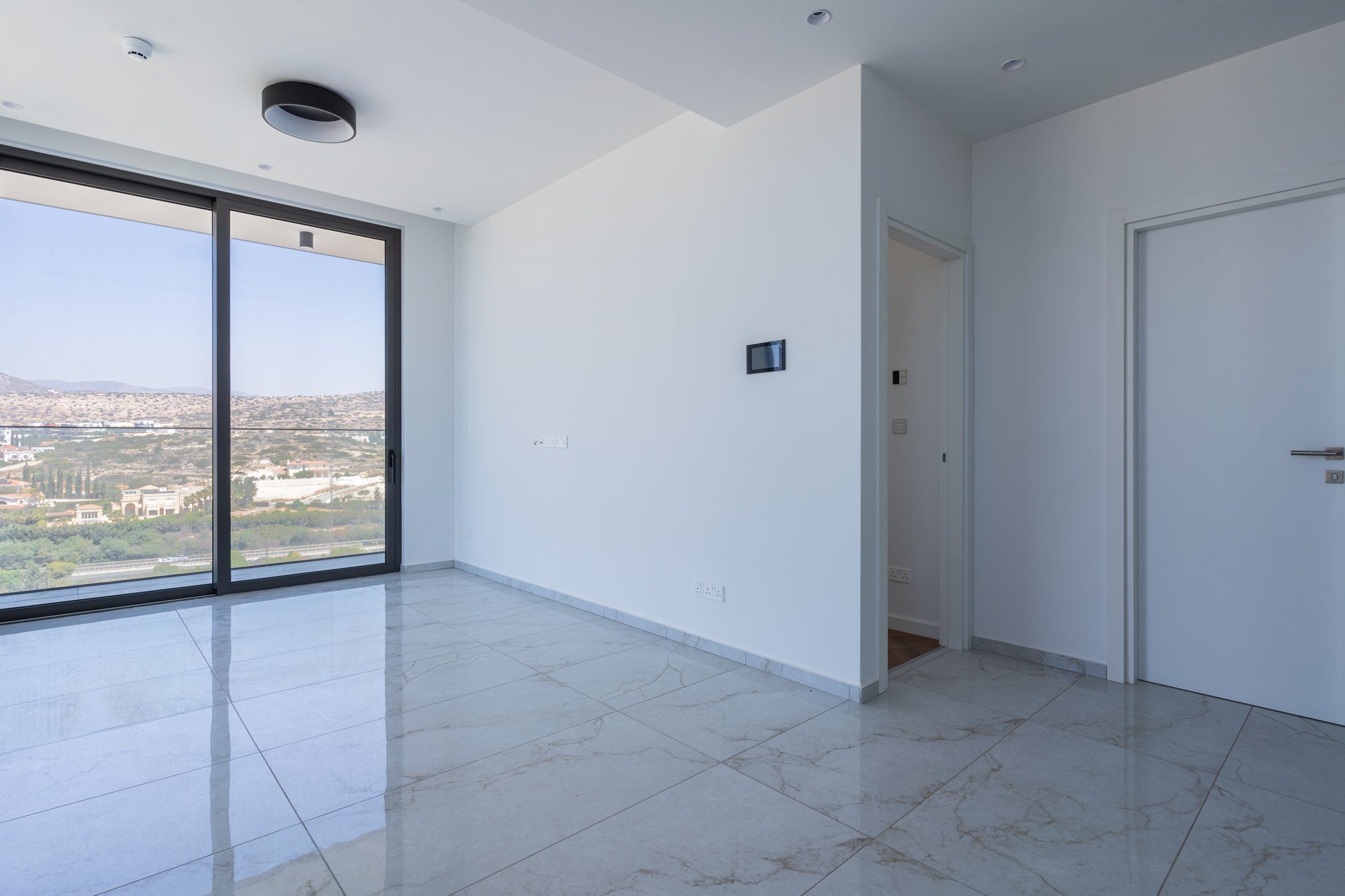 1 BR Apartment in Agios Tychonas, Limassol photo 5