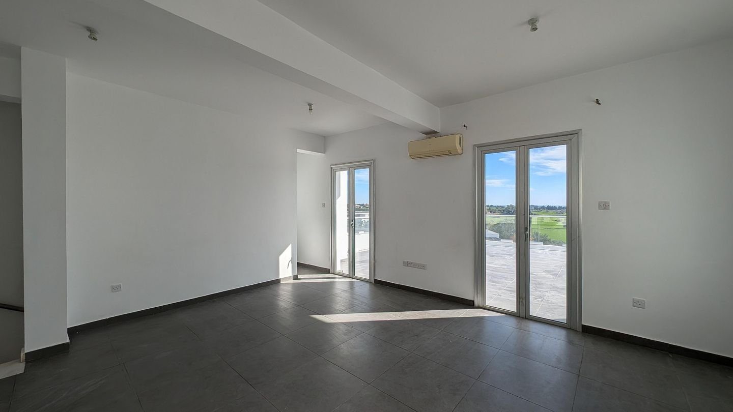 Two-Bedroom Apartment in Mazotos, Larnaca photo 8