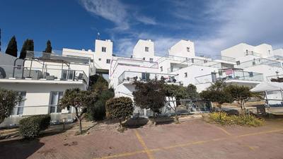 Two-Bedroom Apartment in Mazotos, Larnaca thumbnail 5