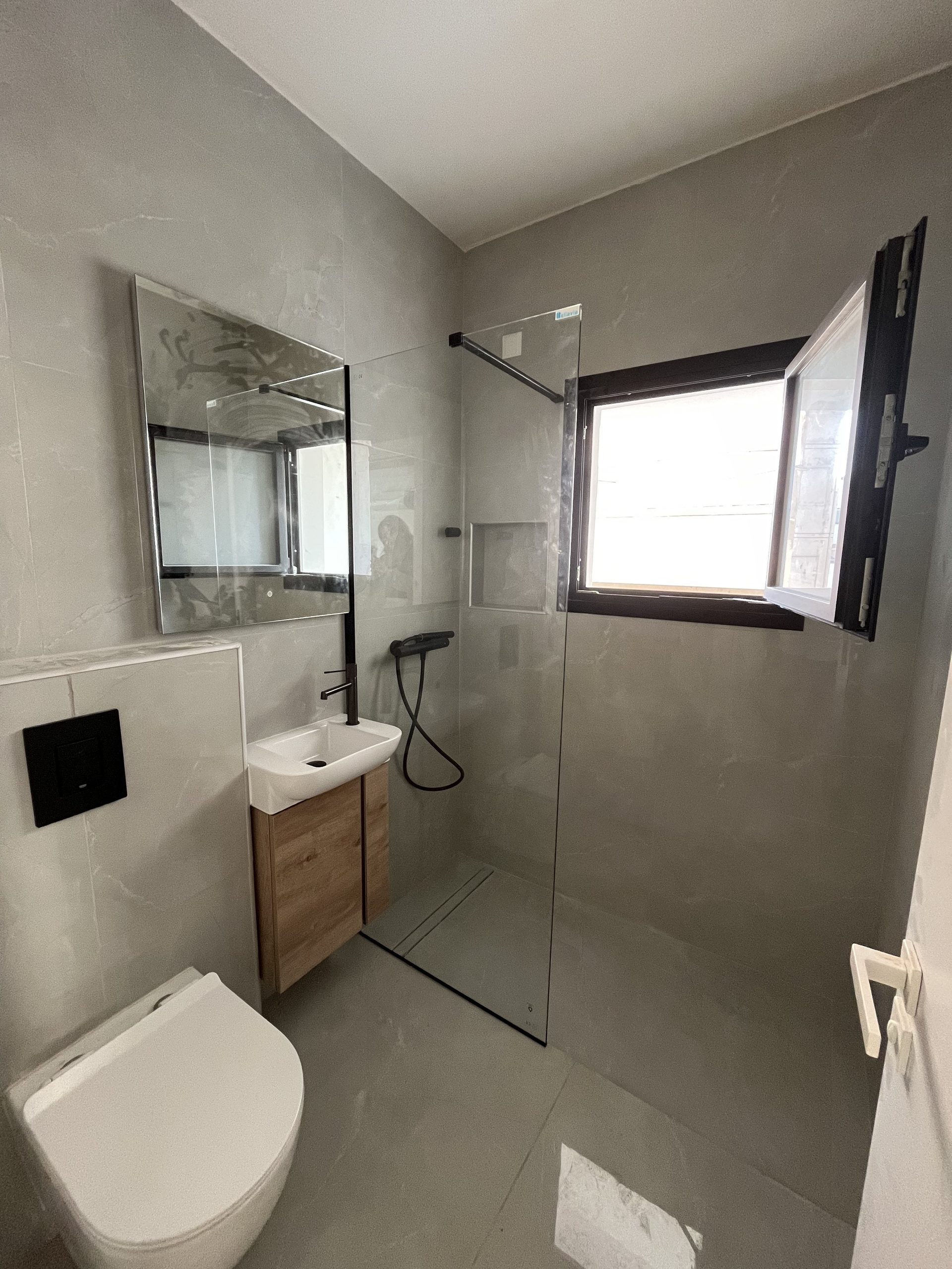 2 BR Apartment in Neapolis, Limassol photo 9