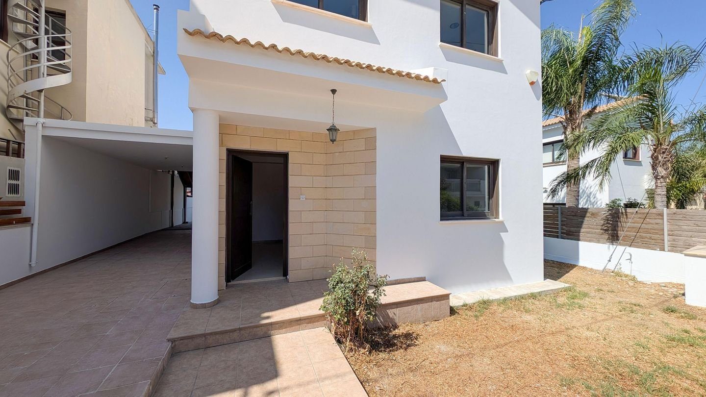Three-Bedroom semi-detached house in Pera Chorio, Nicosia photo 6