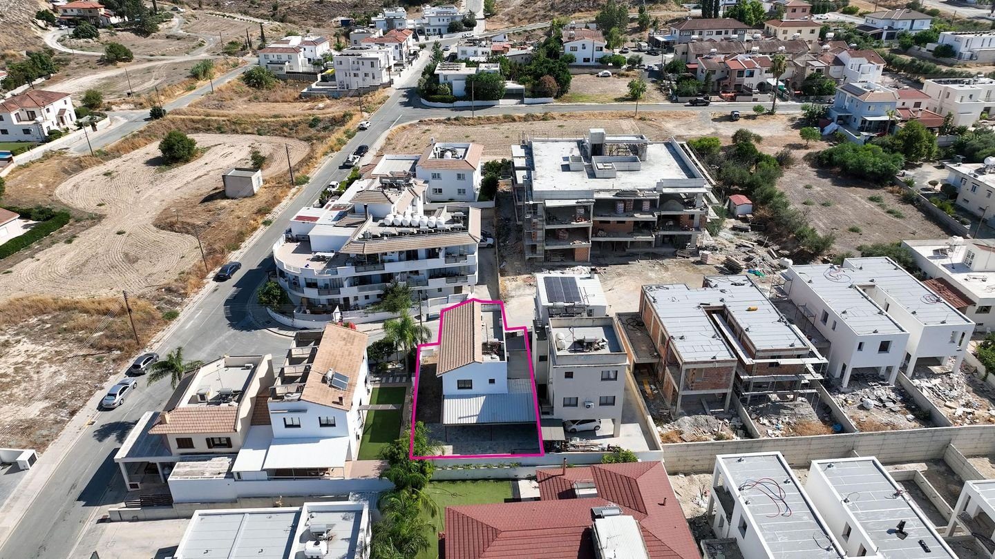 Three-Bedroom semi-detached house in Pera Chorio, Nicosia photo 4