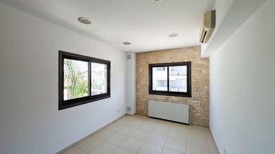 Three-Bedroom semi-detached house in Pera Chorio, Nicosia thumbnail 17