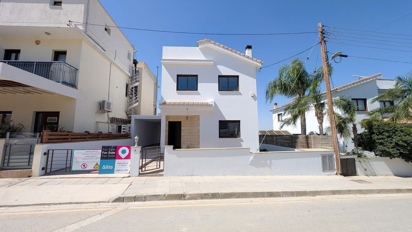 Three-Bedroom semi-detached house in Pera Chorio, Nicosia photo 2