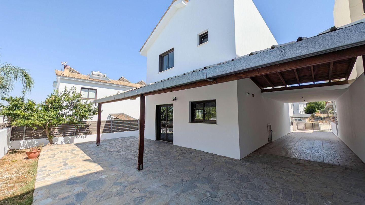 Three-Bedroom semi-detached house in Pera Chorio, Nicosia photo 22