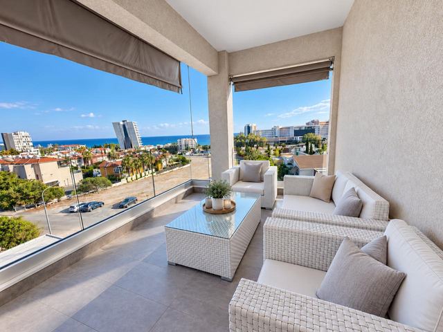 2 BR Penthouse with Sea View in Parekklisia, Limassol
