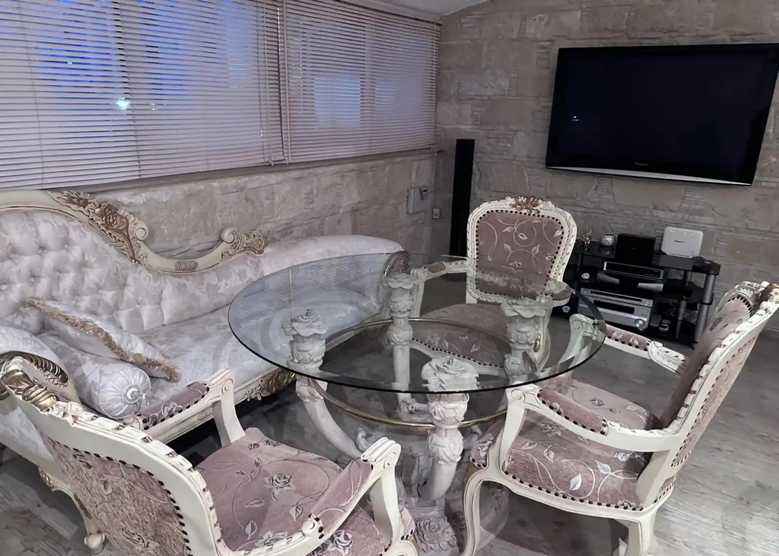 2 BR Apartment in Mesa Geitonia, Limassol photo 13