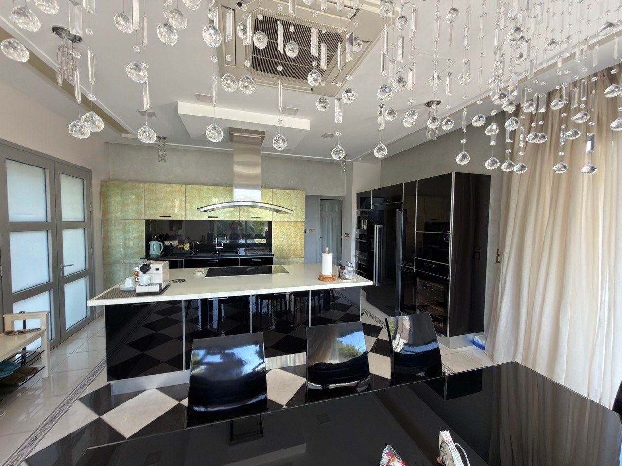6 BR Villa with Private Swimming Pool in Parekklisia, Limassol — photo 5