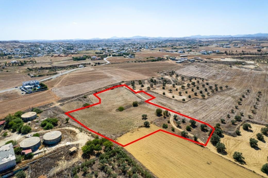 Shared residential field in Lakatamia, Nicosia photo 4