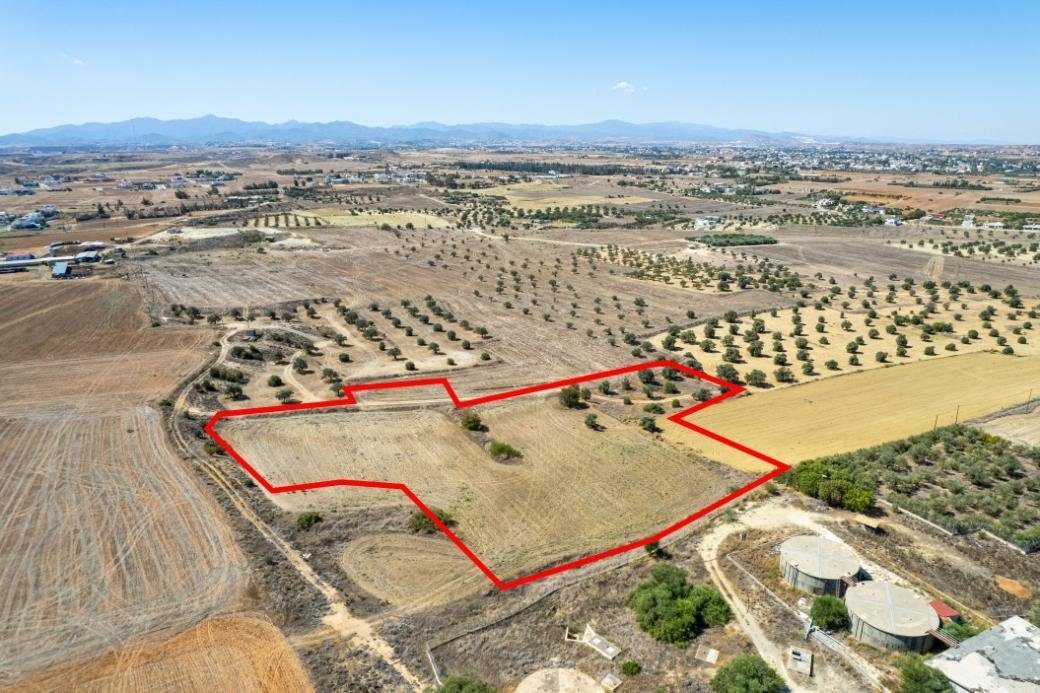 Shared residential field in Lakatamia, Nicosia photo 3