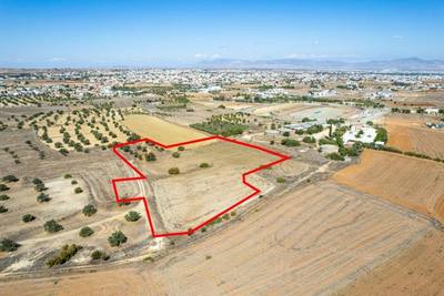 Shared residential field in Lakatamia, Nicosia thumbnail 2