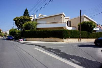 4 bedroom house in Apostoloi Petros and Pavlos, Limassol thumbnail 4