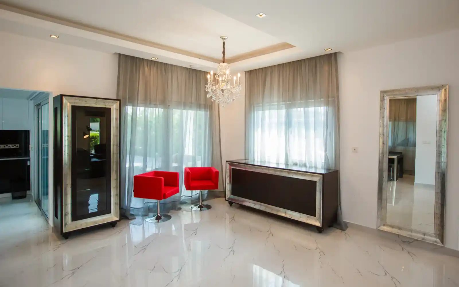 4 BR Villa in Agios Tychonas, Limassol photo 4