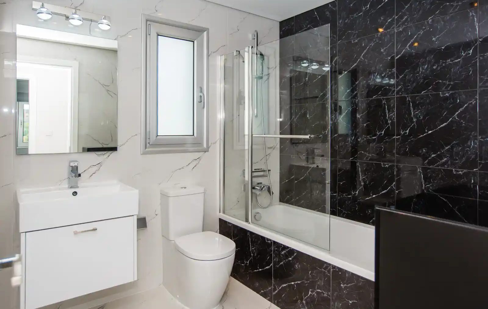 4 BR Villa in Agios Tychonas, Limassol photo 11