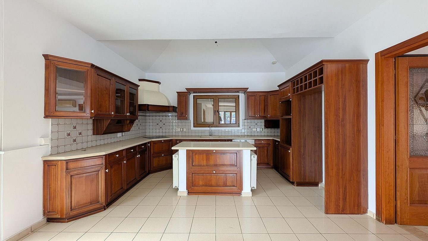 Luxurious Mansion in Agios Georgios, Latsia, Nicosia photo 20