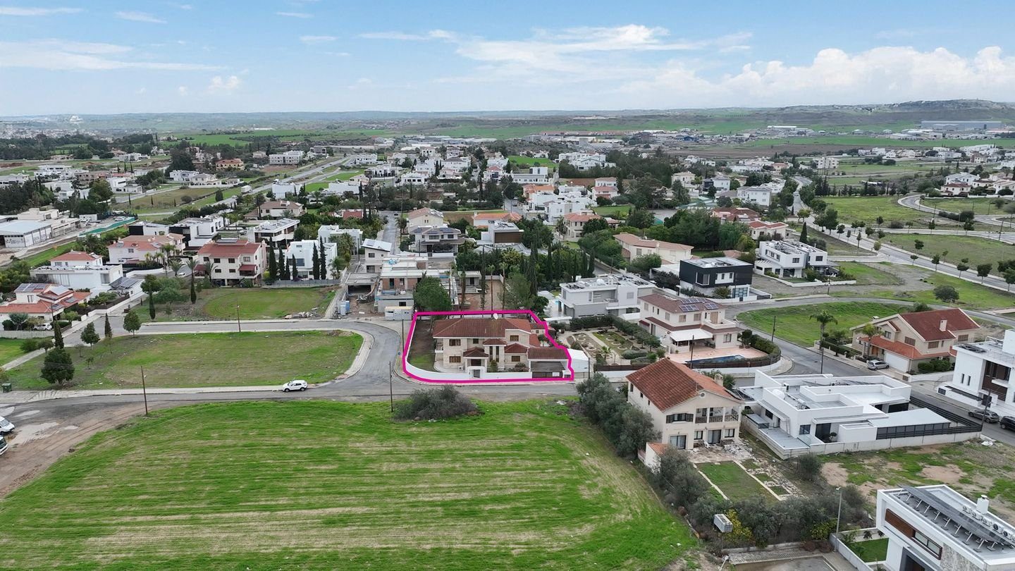 Luxurious Mansion in Agios Georgios, Latsia, Nicosia photo 3