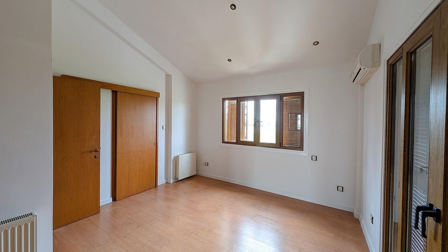 Luxurious Mansion in Agios Georgios, Latsia, Nicosia photo 41