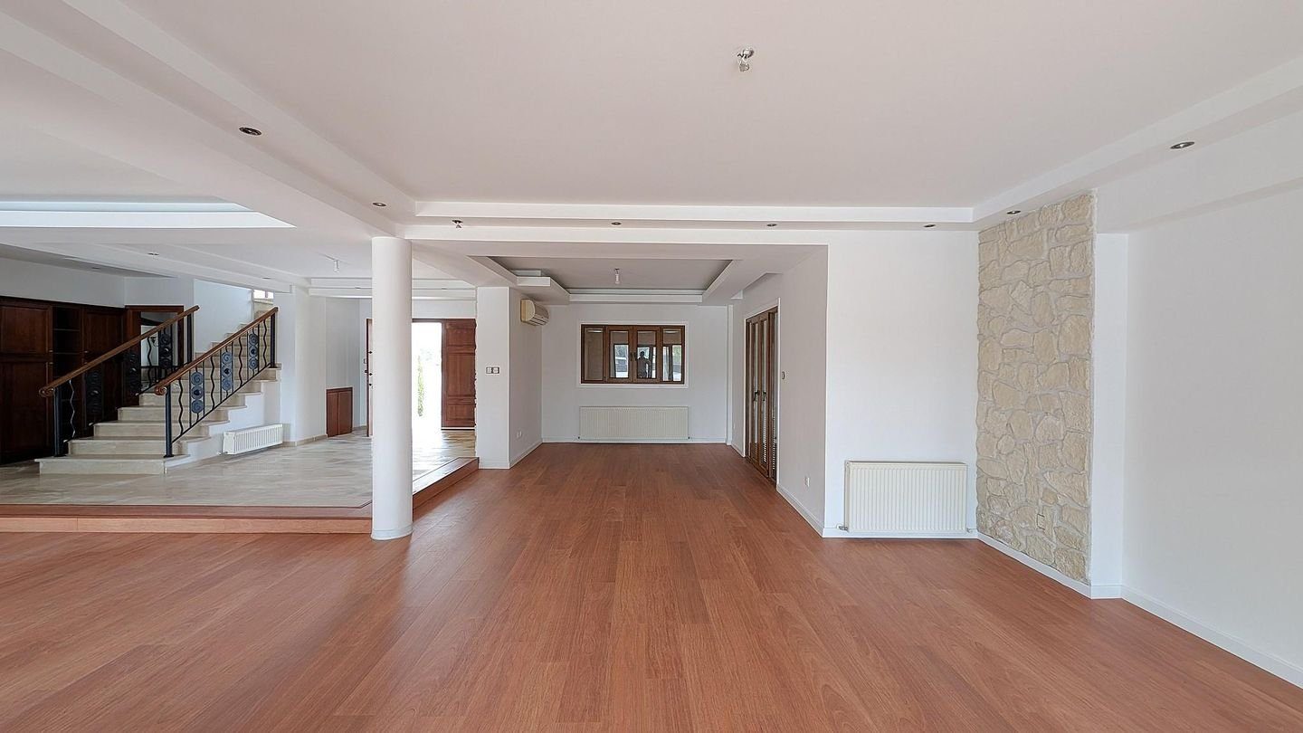 Luxurious Mansion in Agios Georgios, Latsia, Nicosia photo 16