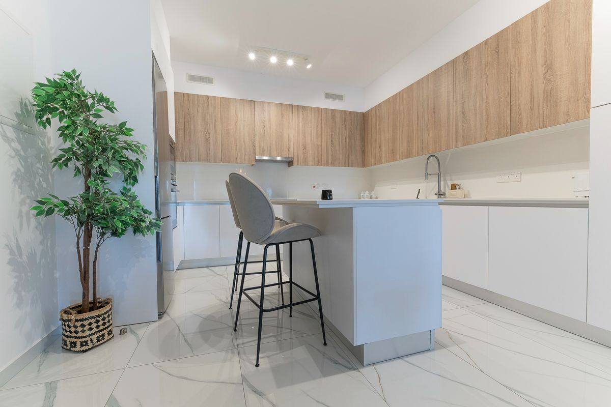 3 BR Apartment in Mesa Geitonia, Limassol — photo 4