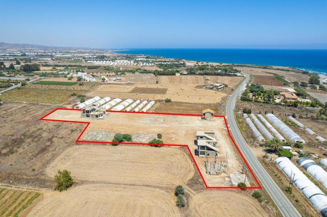Incomplete residential complex in Maroni, Larnaca photo 2