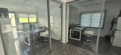 Fully Renovated Office in Agia Zoni, Limassol thumbnail 3