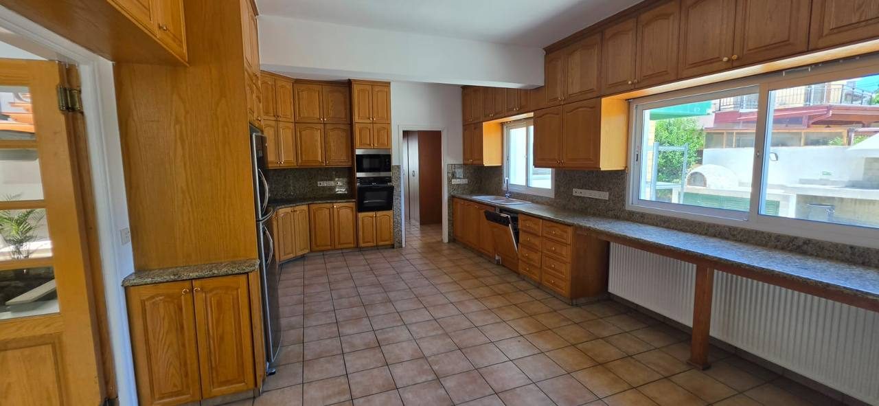 Commercial Property in Petrou Kai Pavlou, Limassol photo 3