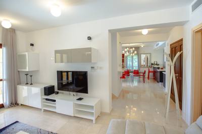 3 BR Villa with Sea View in Aphrodite hills Kouklia, Paphos thumbnail 4