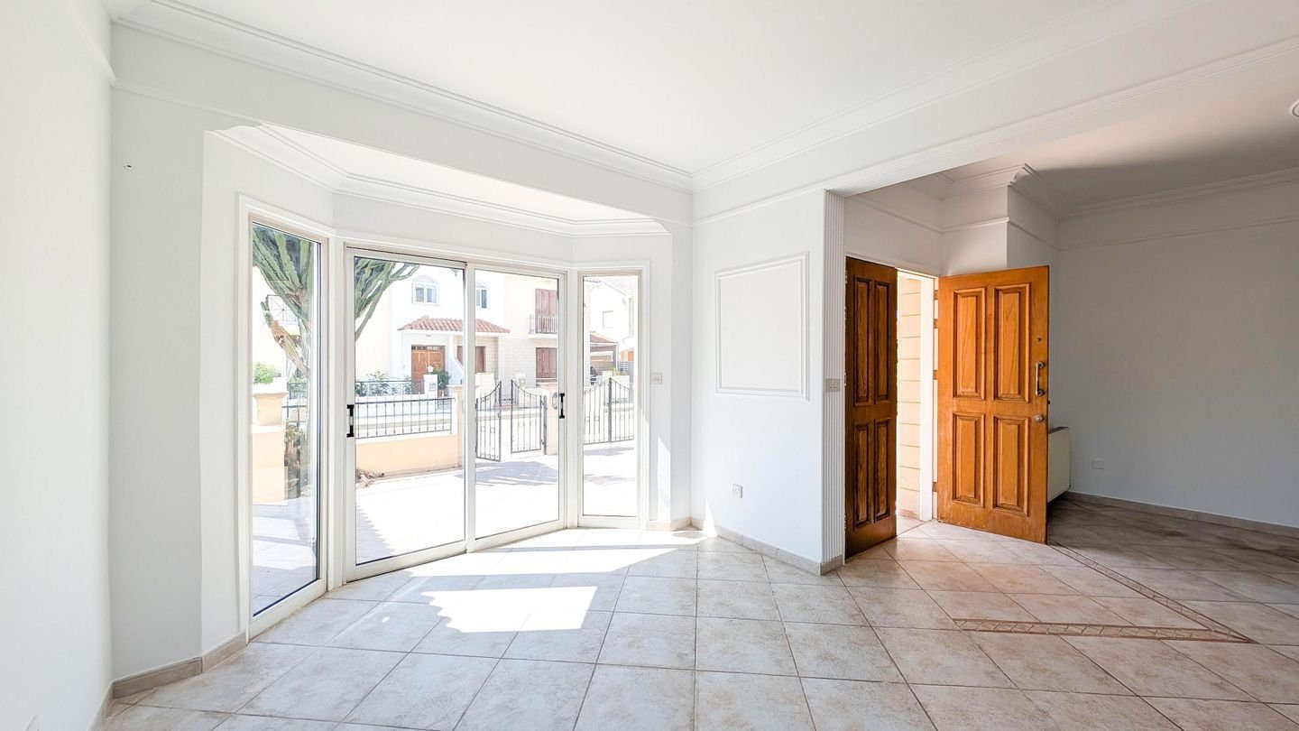 4 BR House in Lakatameia, Nicosia photo 9