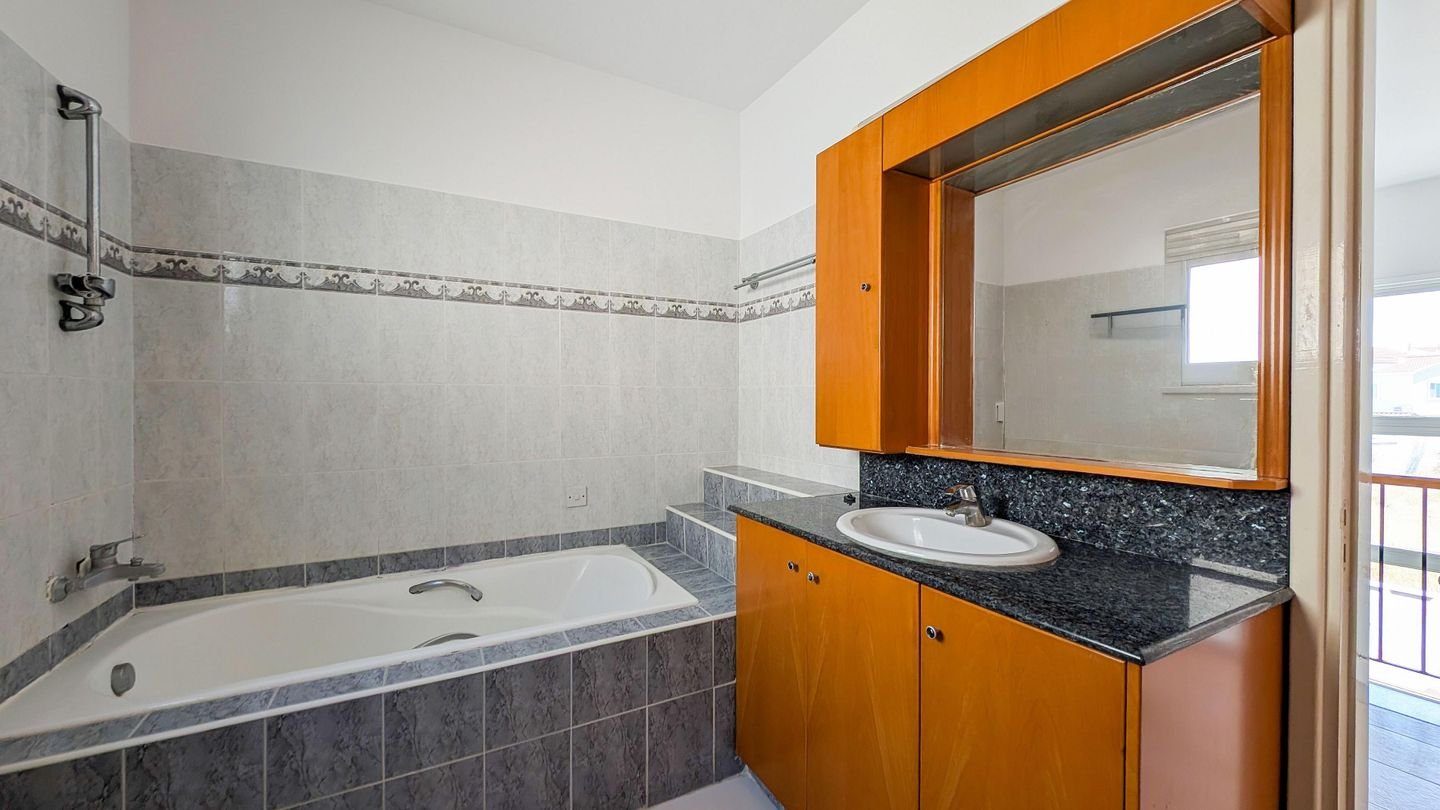 4 BR House in Lakatameia, Nicosia photo 24