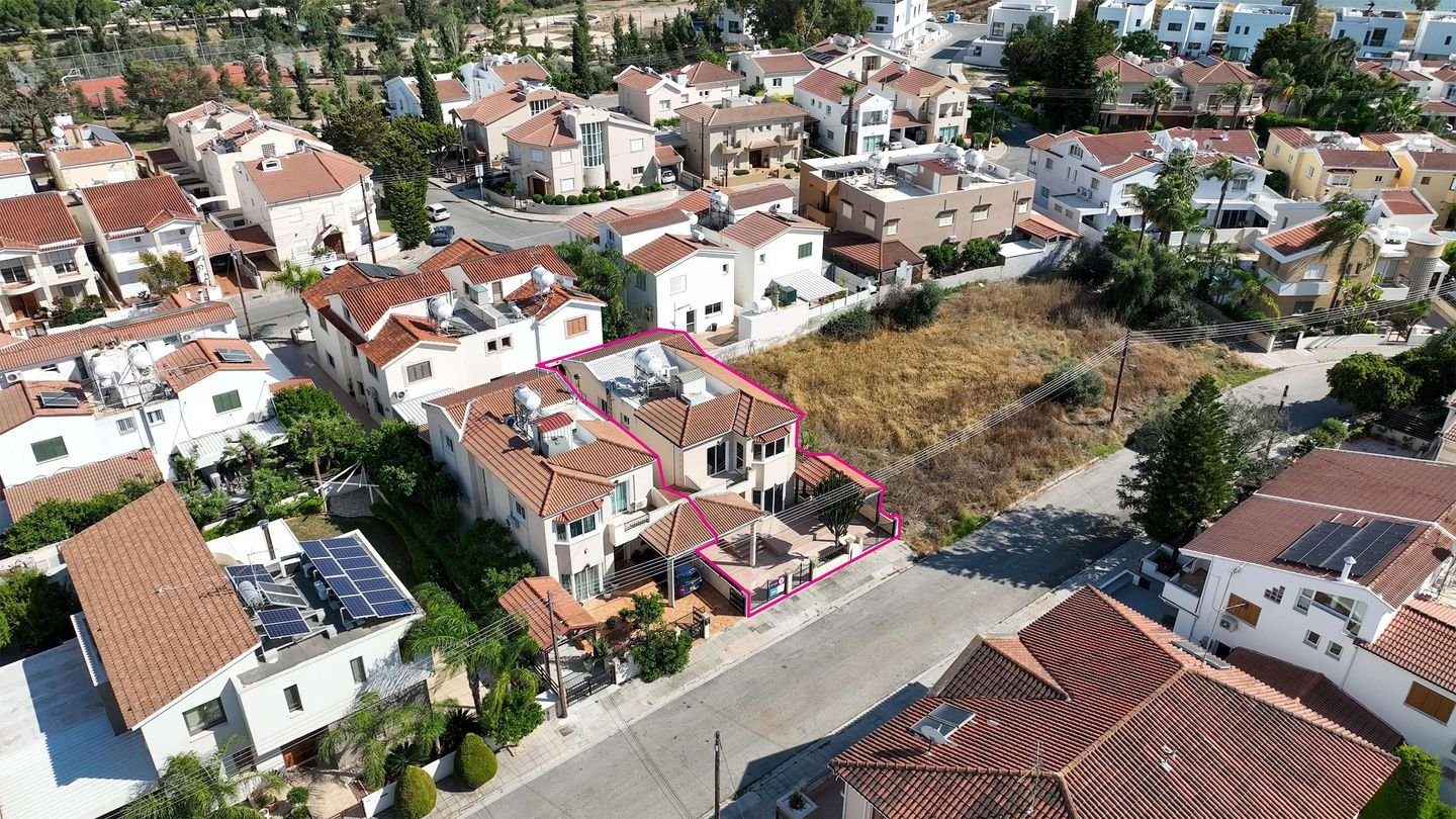 Four-Bedroom Semi-Detached House in Lakatameia, Nicosia photo 1