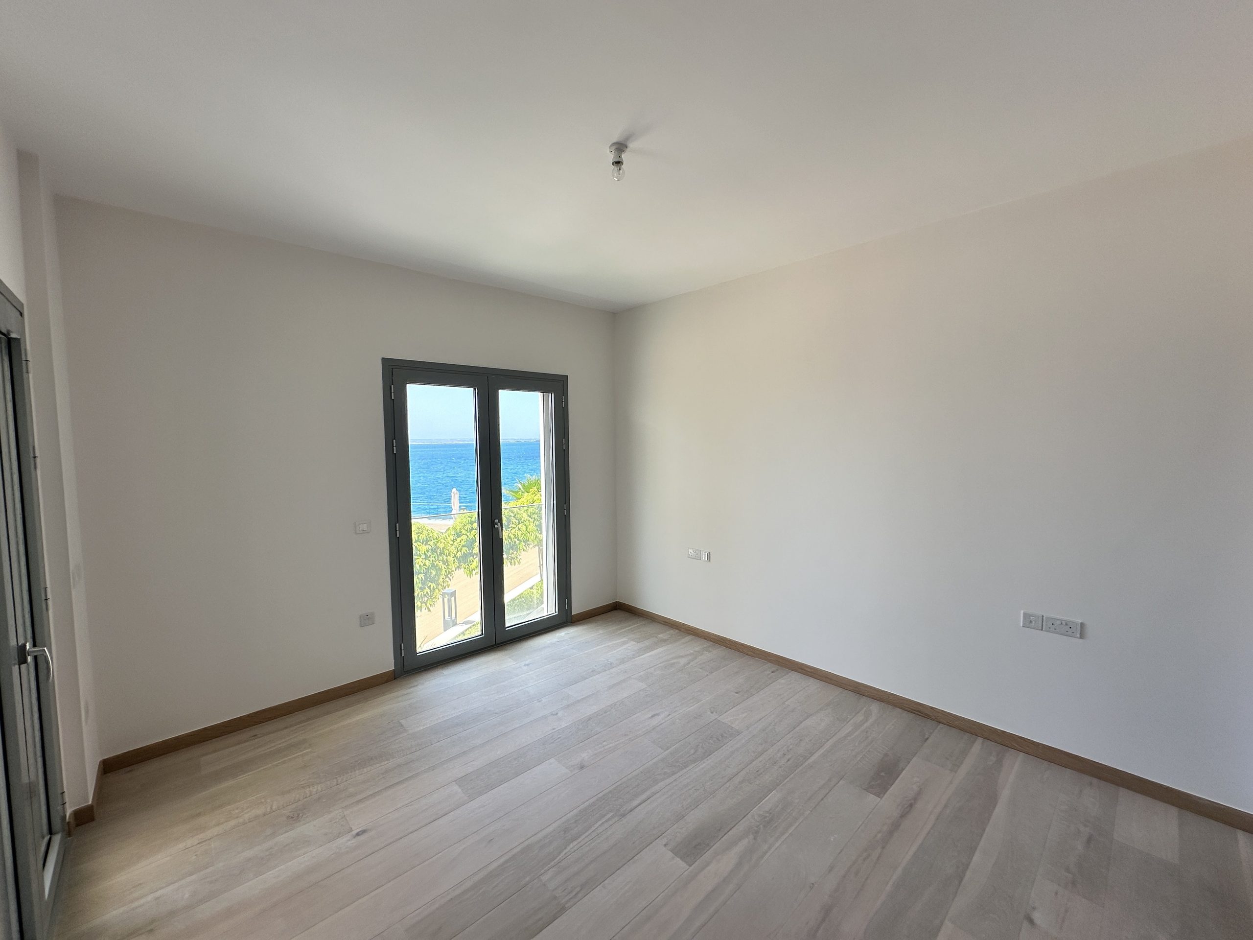 3 BR Apartment in Limassol Marina, Limassol photo 7