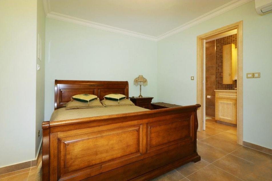 5 BR Luxury Villa with Guest House in Mouttagiaka, Limassol photo 11