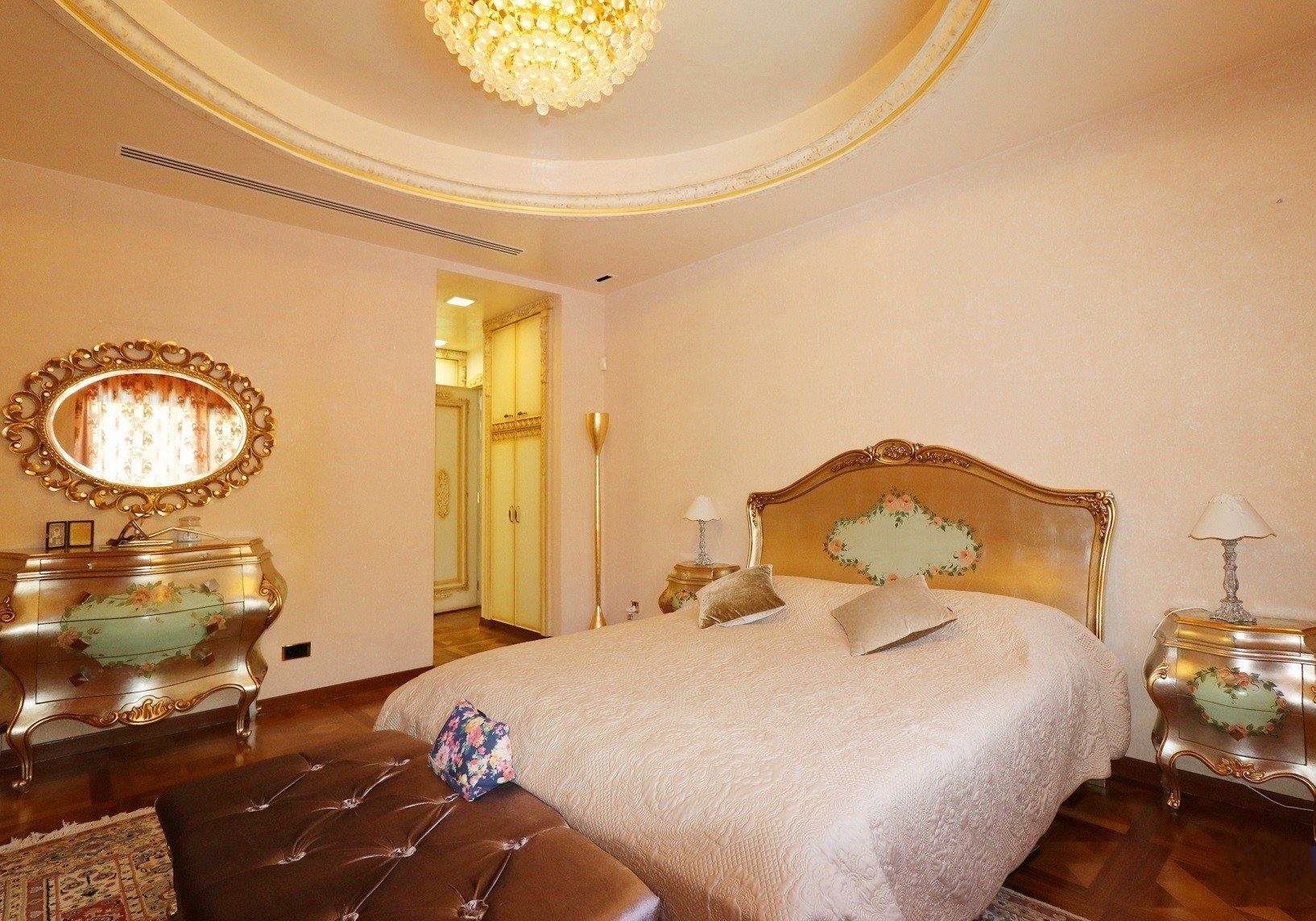 5 BR Luxury Villa with Guest House in Mouttagiaka, Limassol photo 10