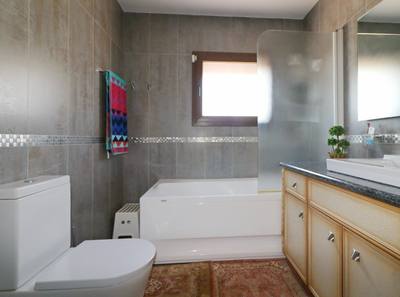5 BR Luxury Villa with Guest House in Mouttagiaka, Limassol, miniatura 26